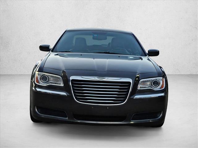 Used 2014 Chrysler 300 image 2