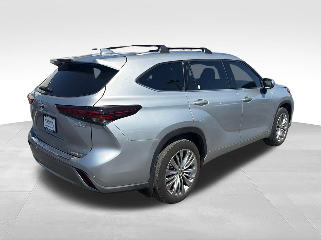 Used 2024 Toyota Highlander Platinum AWD/4WD image 5
