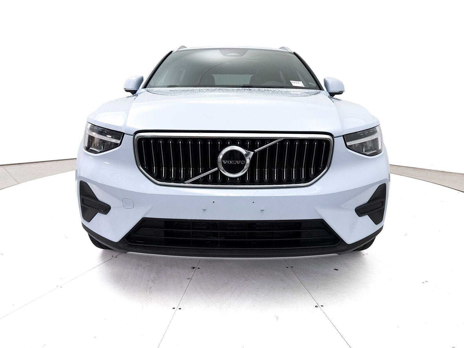 Used 2024 Volvo XC40 B5 Core AWD/4WD image 13