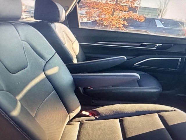 Used 2023 Kia Telluride S w/ S Sunroof Package image 9
