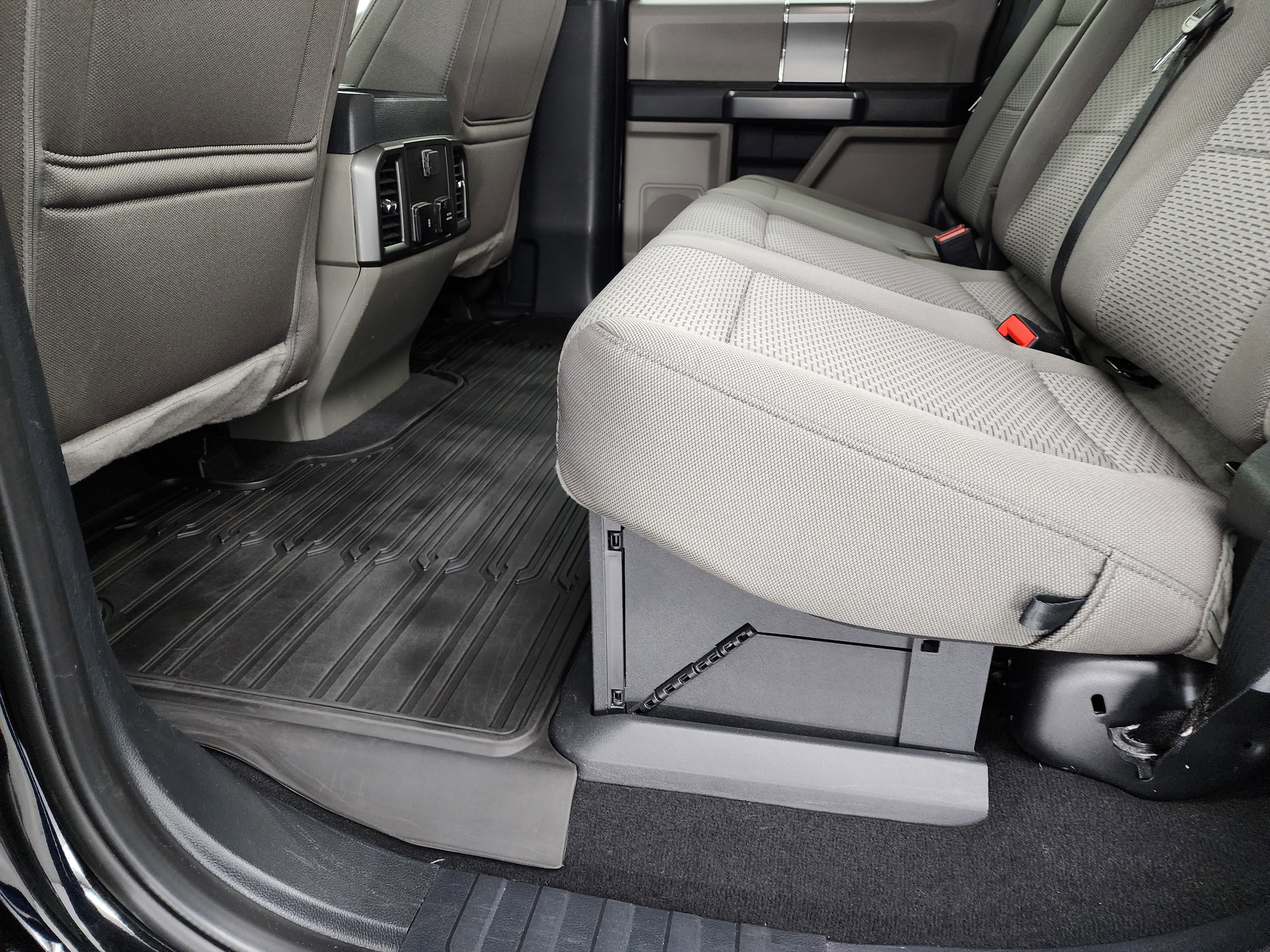 Used 2022 Ford F250 XLT w/ Black Appearance Package image 34