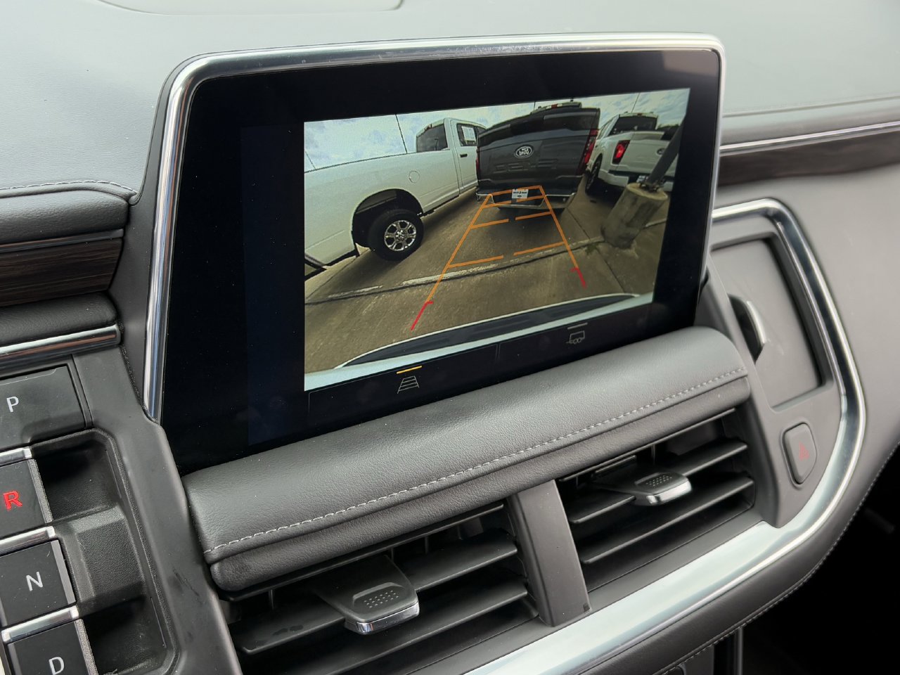 Used 2023 Chevrolet Suburban Z71 AWD/4WD image 21