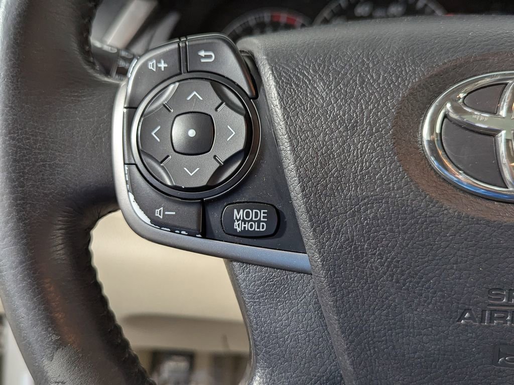 Used 2014 Toyota Camry XLE image 29