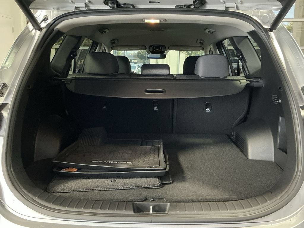 Used 2023 Hyundai Santa Fe SEL AWD/4WD image 25