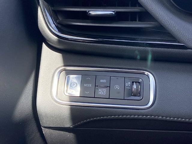 Used 2025 Buick Enclave Preferred AWD/4WD image 14