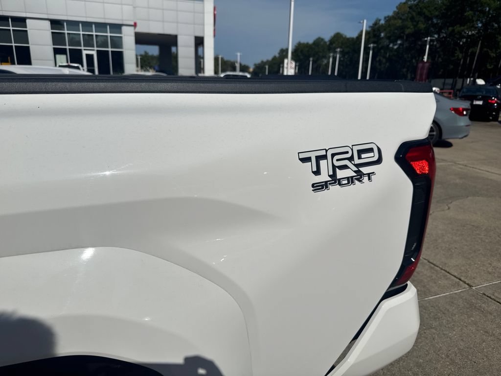 Used 2025 Toyota Tacoma TRD Sport AWD/4WD image 5