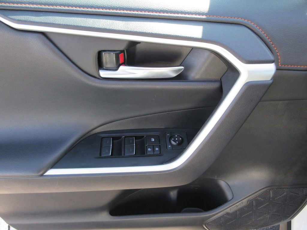 Used 2024 Toyota RAV4 Adventure image 21