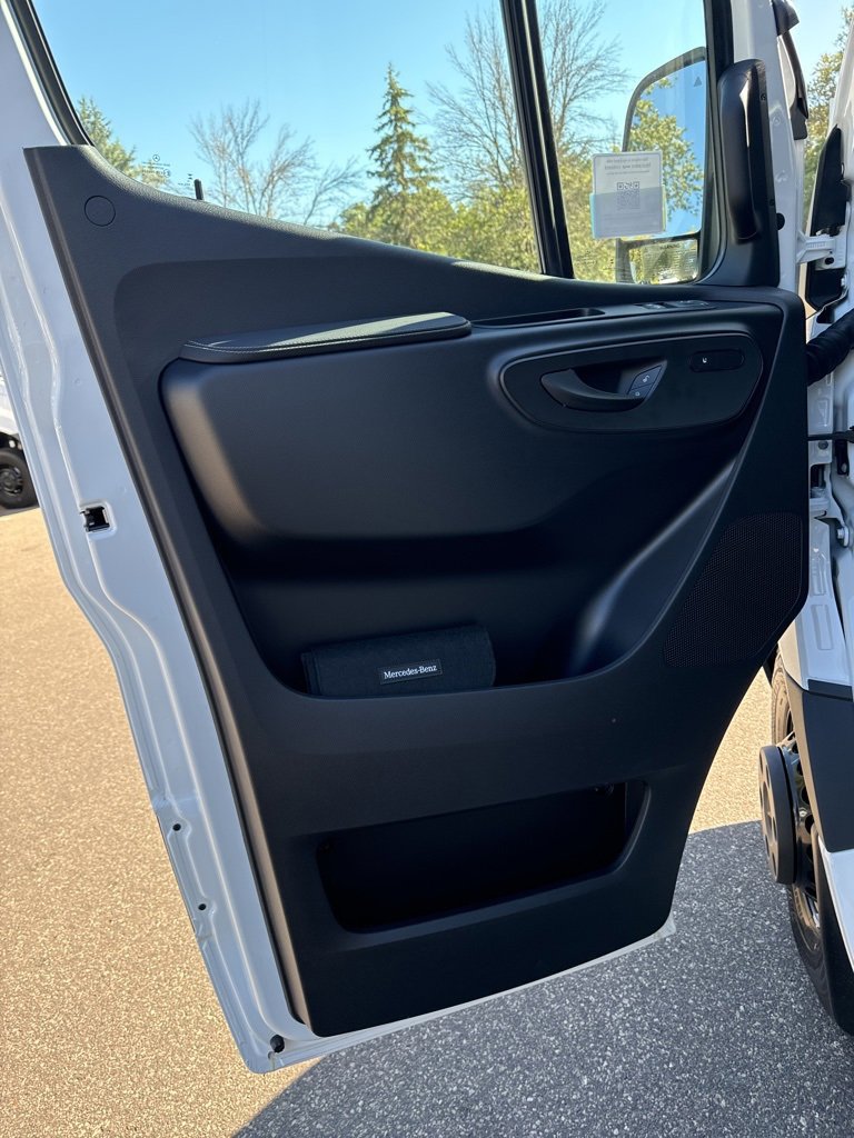 New 2025 Mercedes-Benz Sprinter 3500 image 10