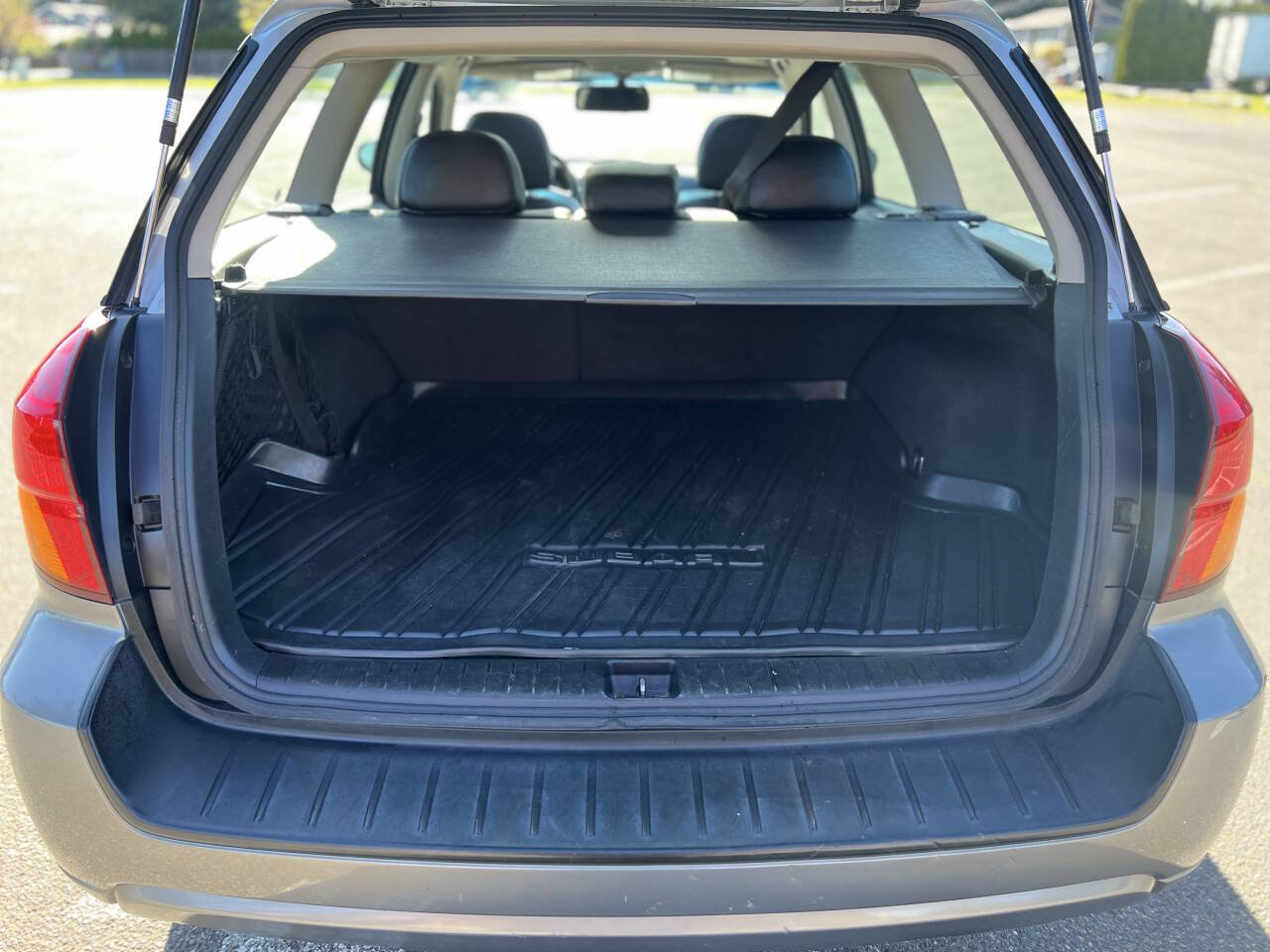 Used 2005 Subaru Outback 2.5i Limited AWD/4WD image 24