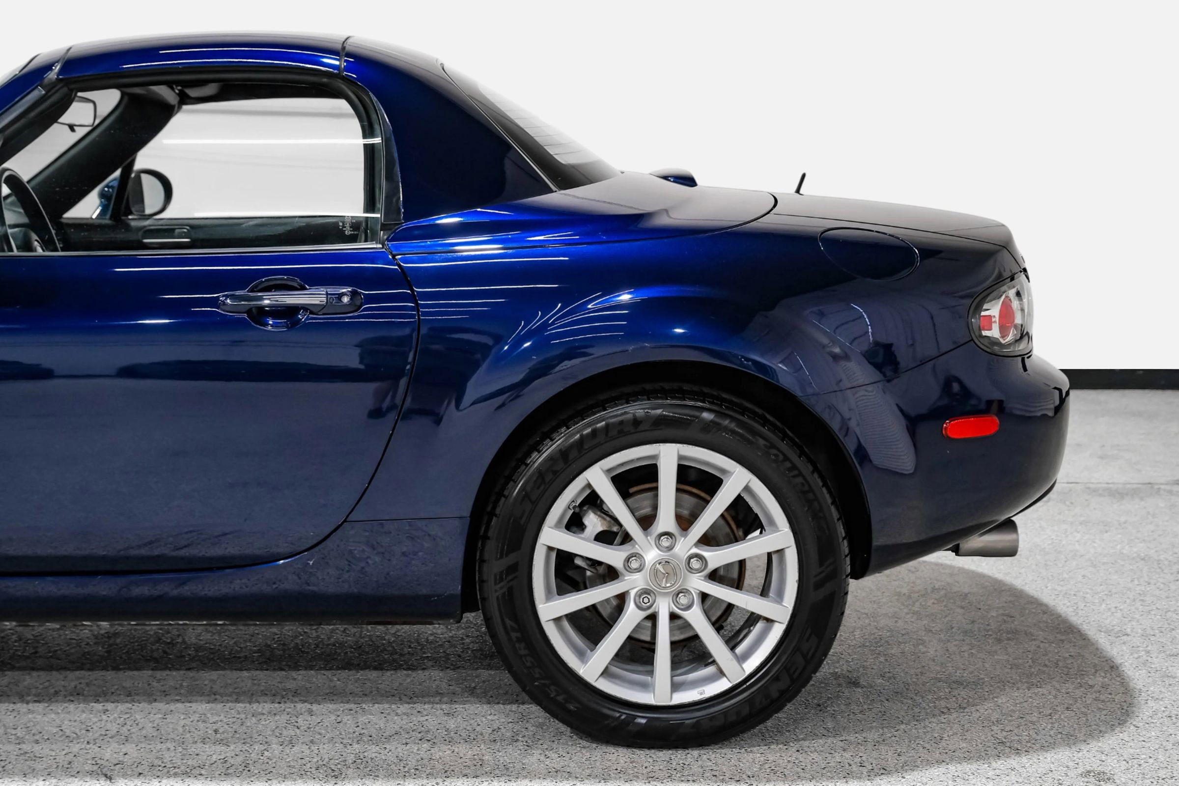Used 2008 MAZDA MX-5 Miata Grand Touring w/ Premium Pkg RWD image 10