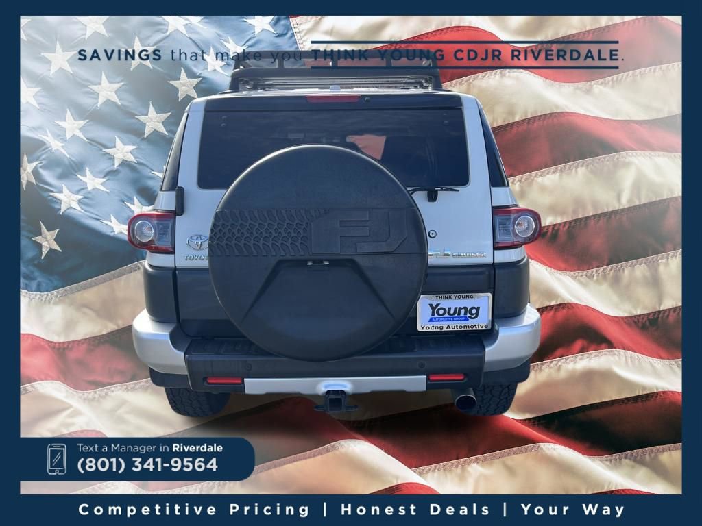 Used 2014 Toyota FJ Cruiser 4WD w/ Upgrade Package image 4