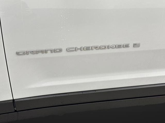 New 2026 Jeep Grand Cherokee Limited w/ Luxury Tech Group II image 36