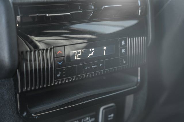 Used 2024 Jeep Wagoneer L Series III w/ Flexible Seating Group image 27