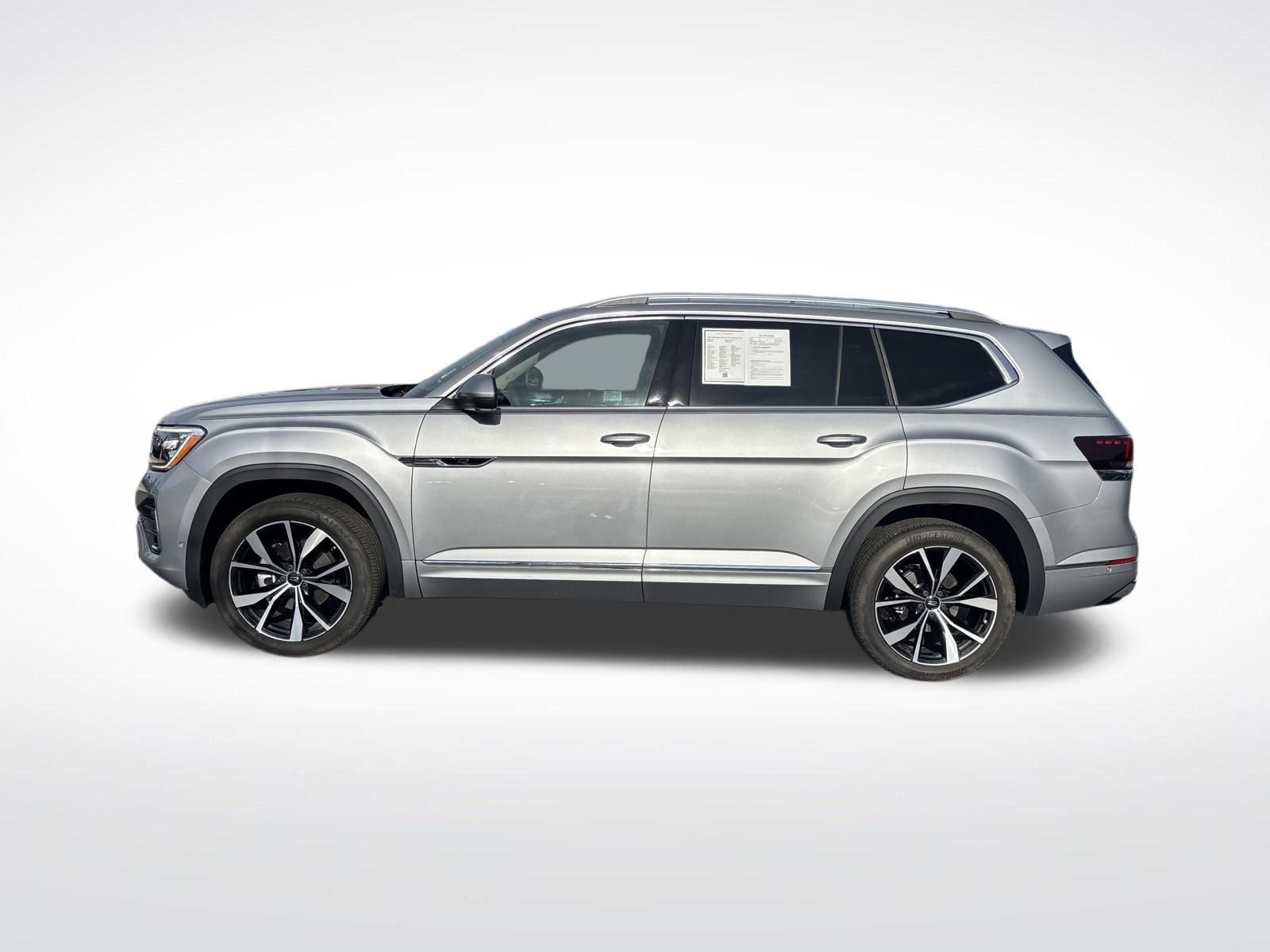 Used 2025 Volkswagen Atlas SEL Premium R-Line image 2