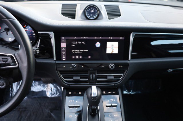 Used 2023 Porsche Macan S image 34