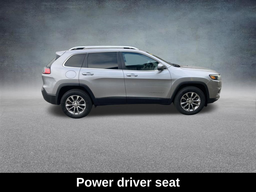 Used 2019 Jeep Cherokee Latitude Plus w/ Cold Weather Group AWD/4WD image 7