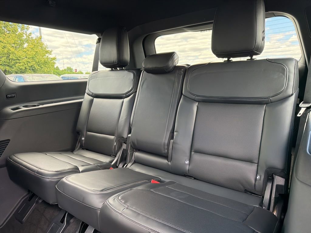 Used 2025 Ford Expedition Max Platinum w/ Stealth Performance Package AWD/4WD image 12