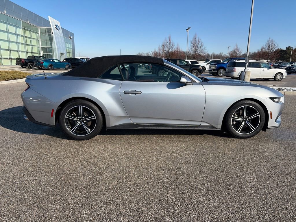 Used 2025 Ford Mustang Premium image 8