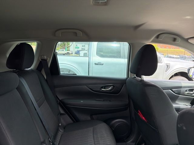 Used 2018 Nissan Rogue S image 15