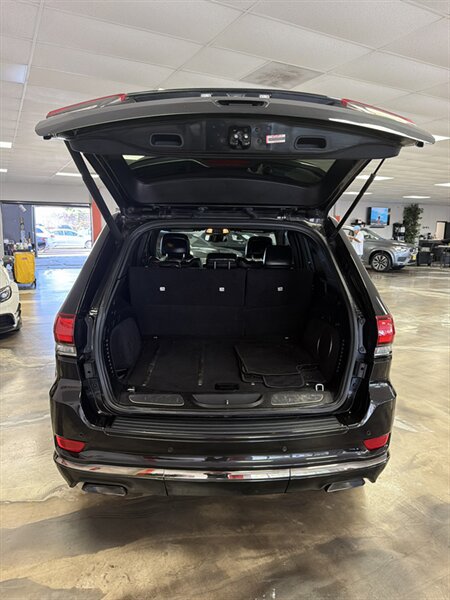 Used 2015 Jeep Grand Cherokee High Altitude RWD image 12
