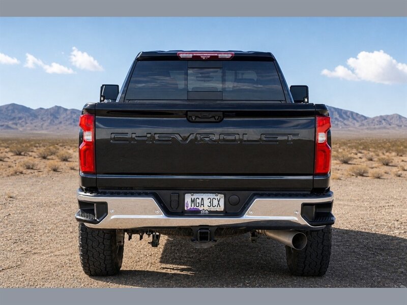 Used 2021 Chevrolet Silverado 2500 LTZ AWD/4WD image 5