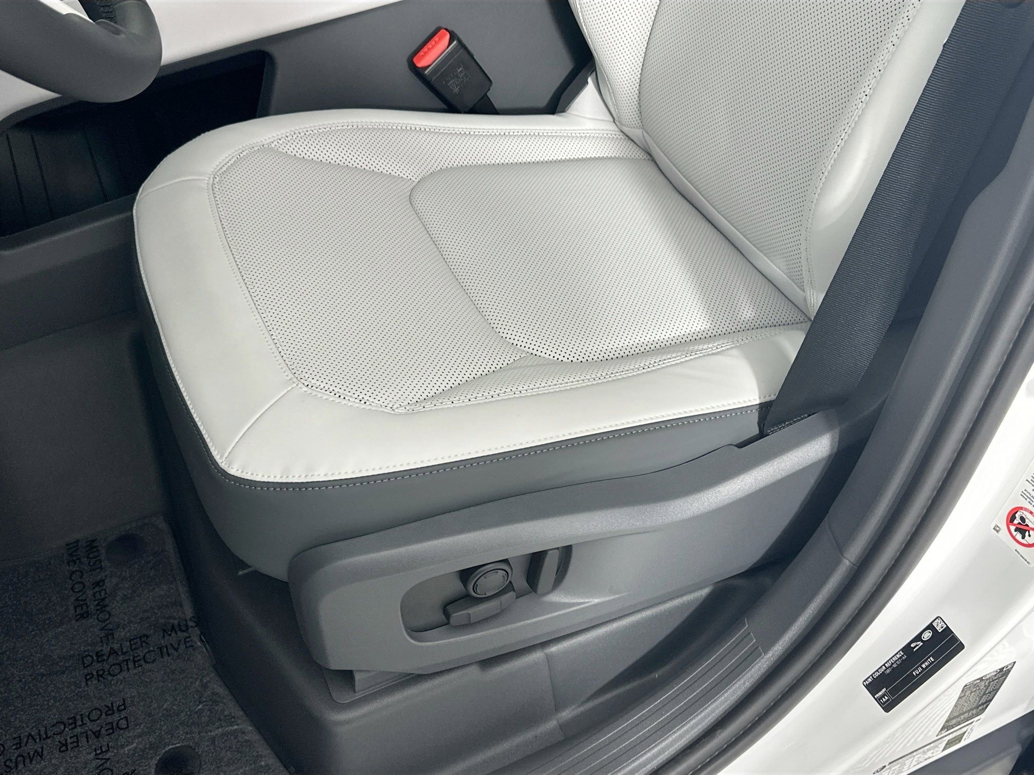 Used 2026 Land Rover Defender 110 S image 17