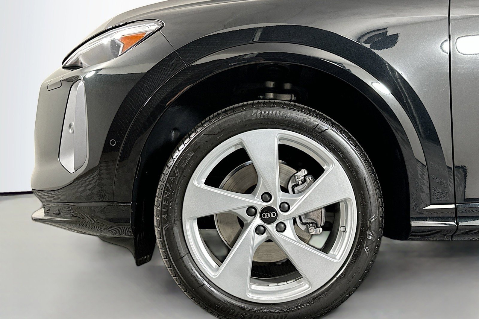 Used 2025 Audi Q5 Premium Plus w/ Premium Plus AWD/4WD image 12