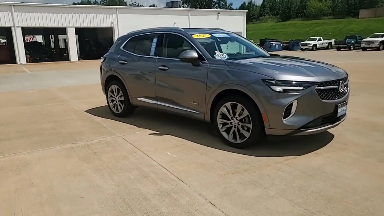 Certified 2022 Buick Envision Avenir w/ Technology Package II image 2