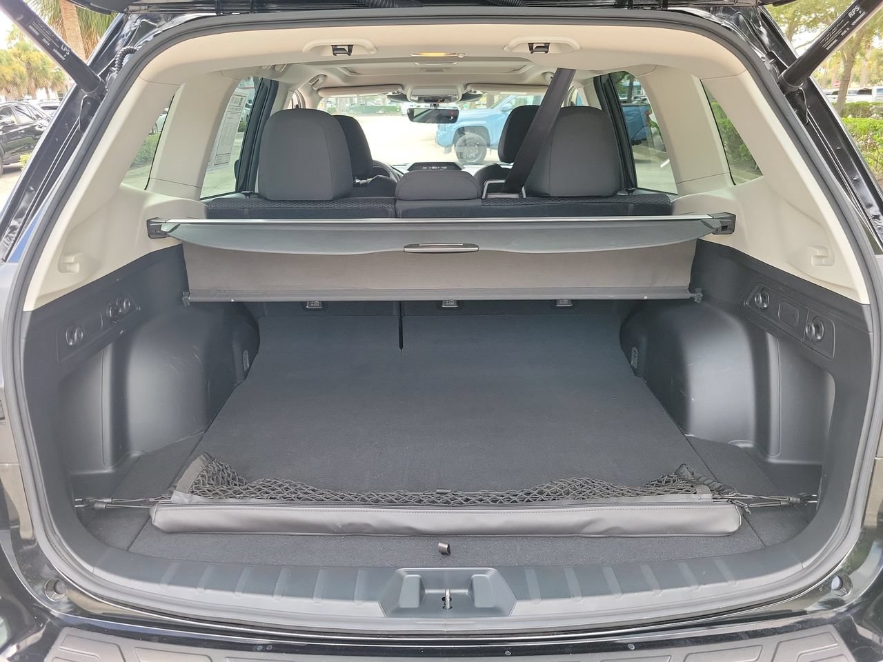 Used 2023 Subaru Forester Premium w/ Popular Package #2 AWD/4WD image 8