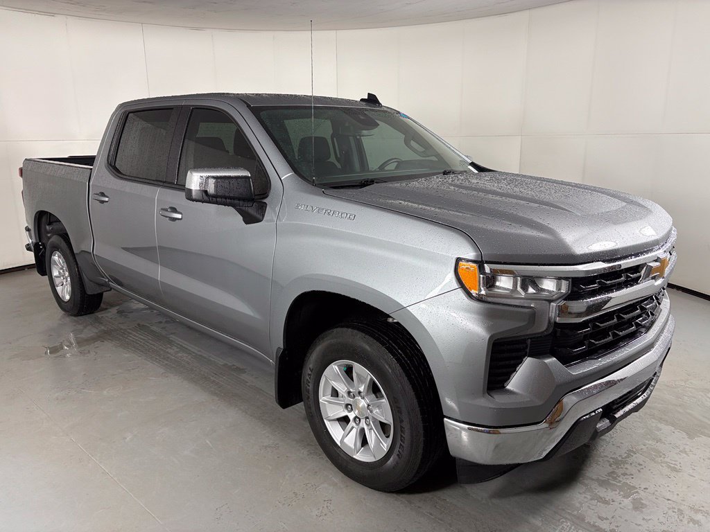 Used 2024 Chevrolet Silverado 1500 LT RWD image 2