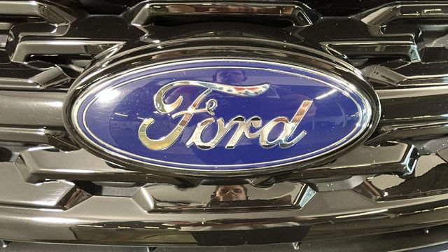 Used 2018 Ford Explorer XLT AWD/4WD image 8