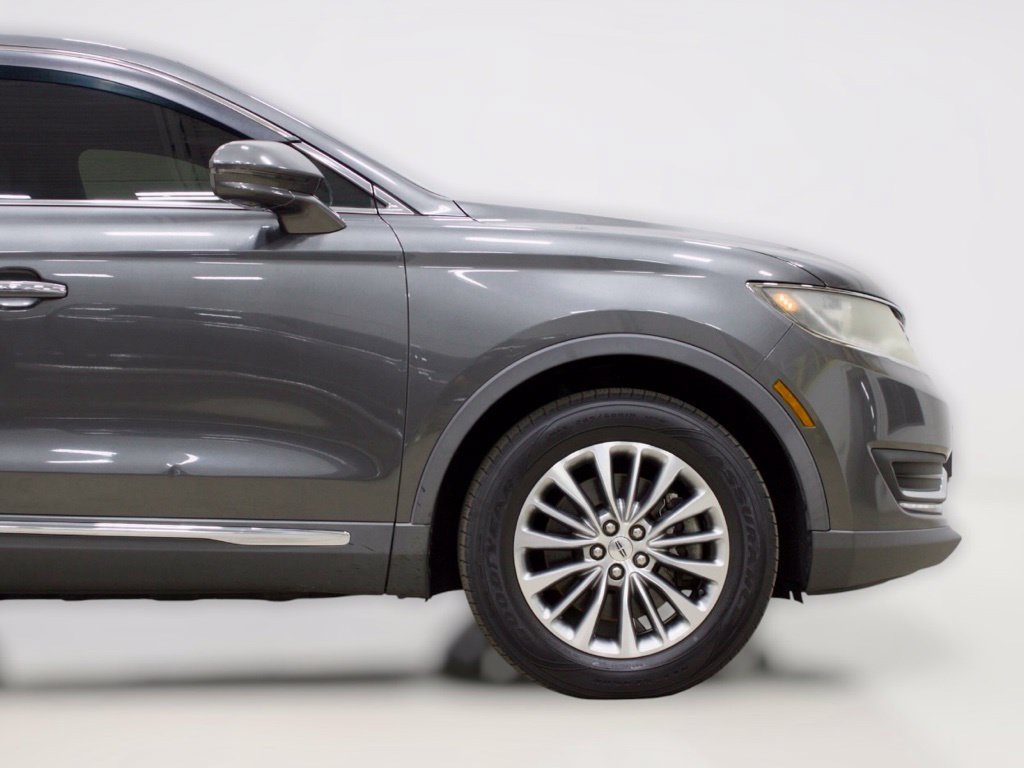 Used 2018 Lincoln MKX Select w/ Select Plus Package AWD/4WD image 11