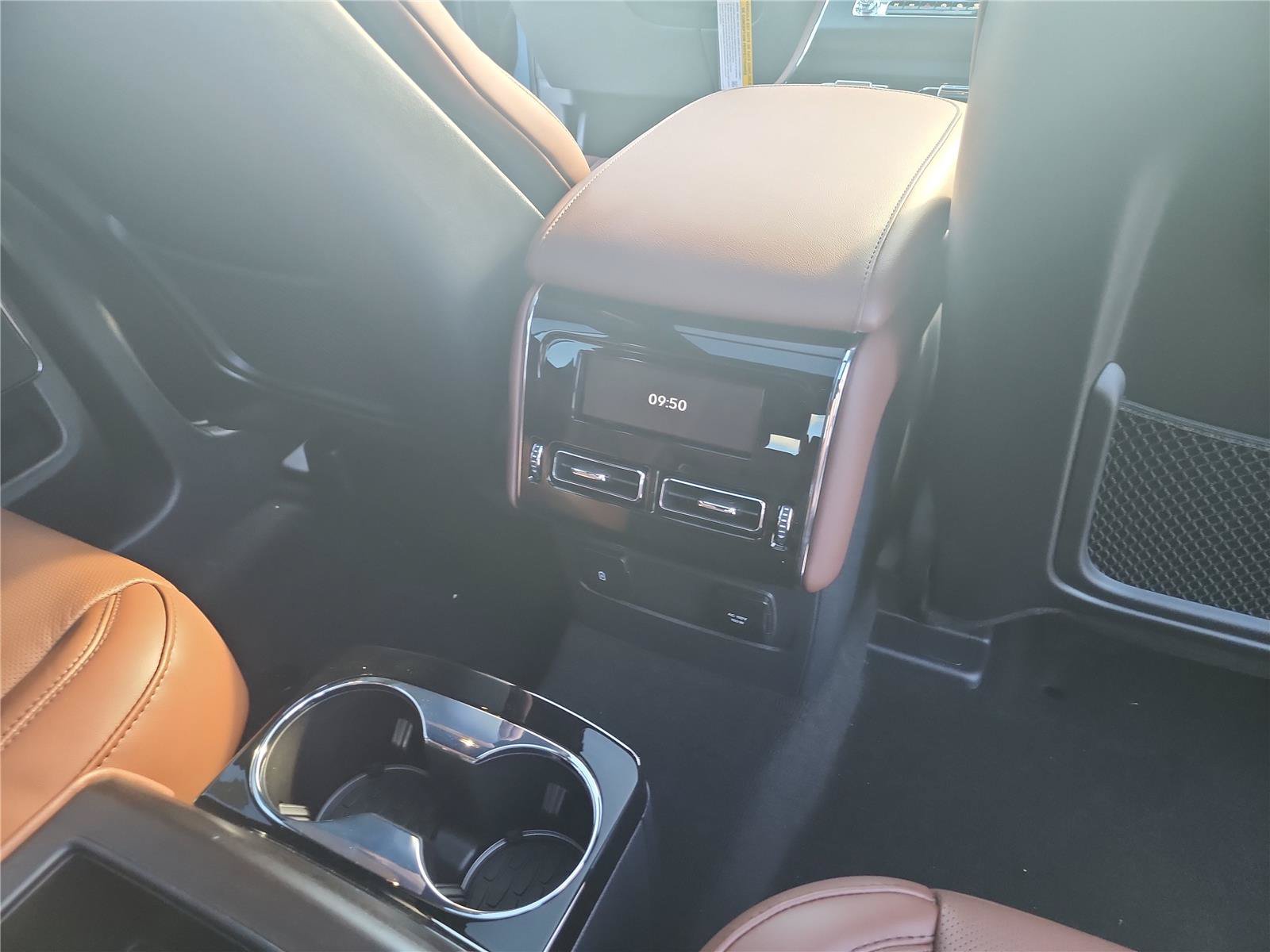New 2027 Lincoln Aviator Reserve w/ Jet Appearance Package RWD image 24