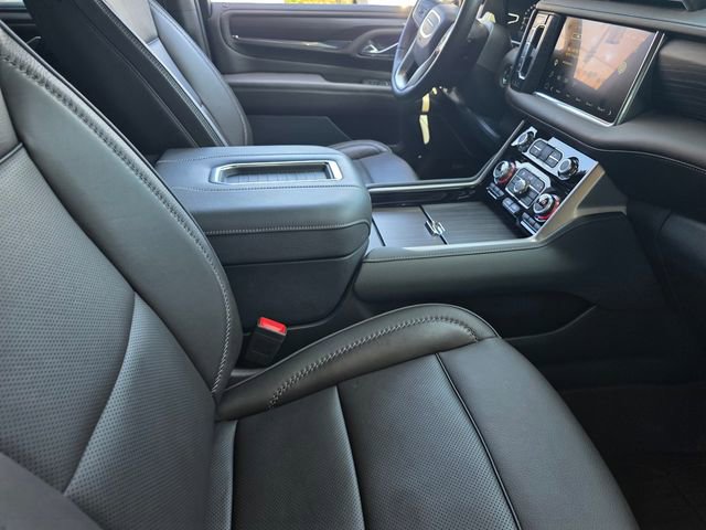 Used 2023 GMC Yukon XL Denali w/ Advanced Technology Package image 16