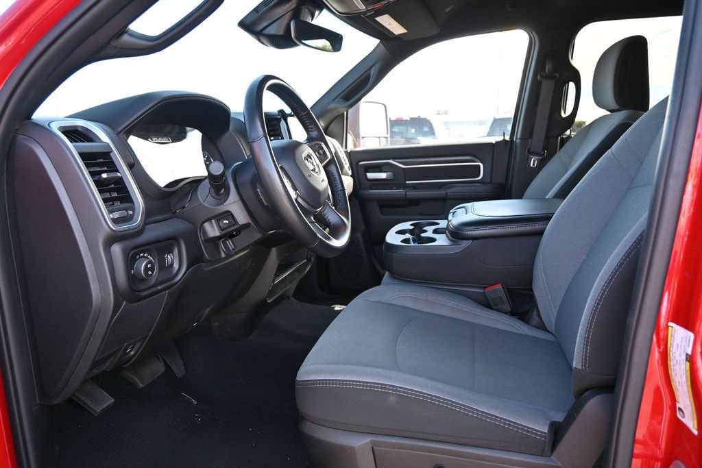 Used 2024 RAM 2500 Big Horn w/ Safety Group AWD/4WD image 17