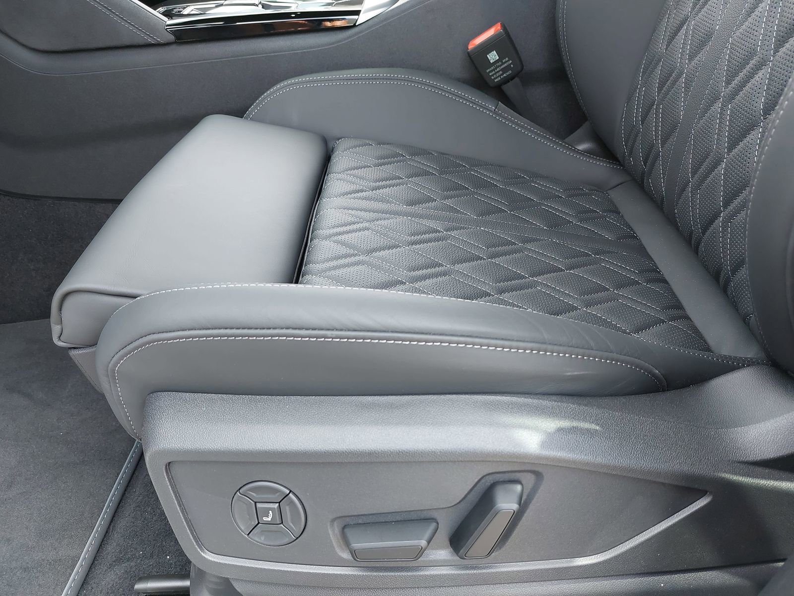 New 2025 Audi SQ5 Premium Plus AWD/4WD image 32