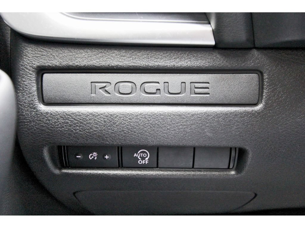 Certified 2025 Nissan Rogue S FWD image 17