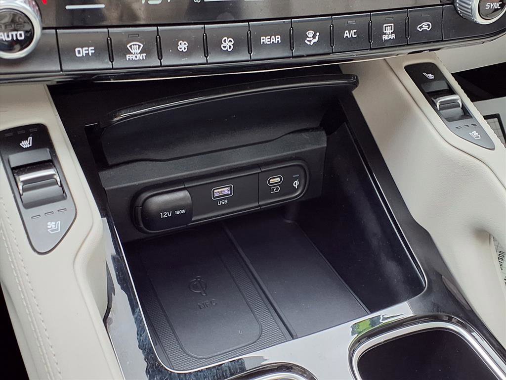 Used 2024 Kia Telluride SX w/ Towing Package image 9
