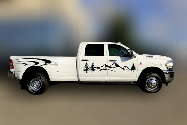 Used 2024 RAM 3500 Tradesman w/ Chrome Appearance Group image 4