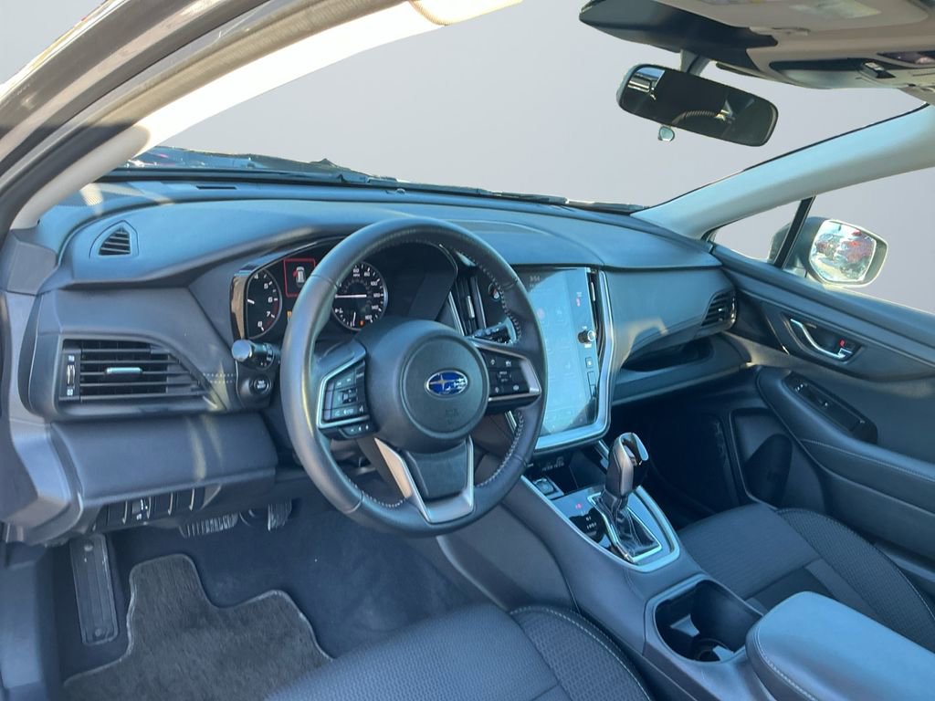 Used 2025 Subaru Outback Premium image 11