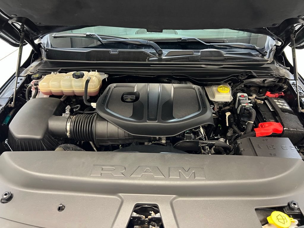 Used 2025 RAM 1500 Laramie AWD/4WD image 30