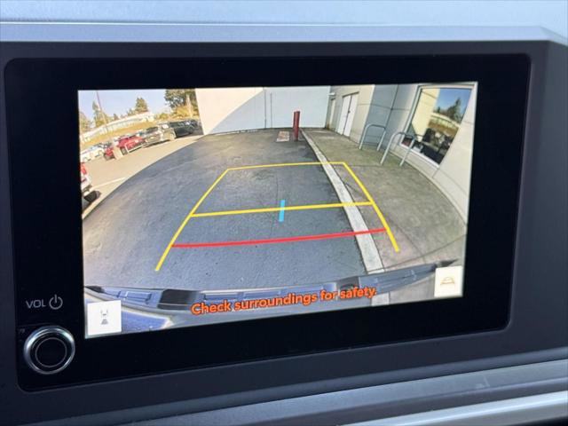 Certified 2025 Toyota Tacoma SR5 AWD/4WD image 28