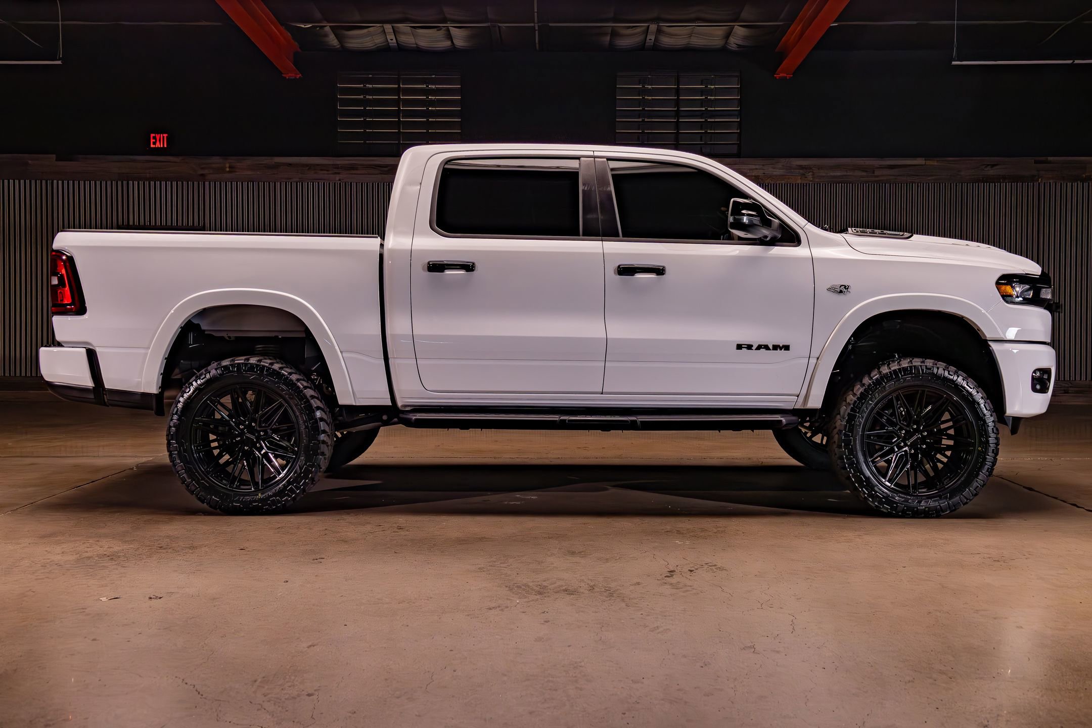 Used 2026 RAM 1500 Laramie w/ Night Edition AWD/4WD image 11