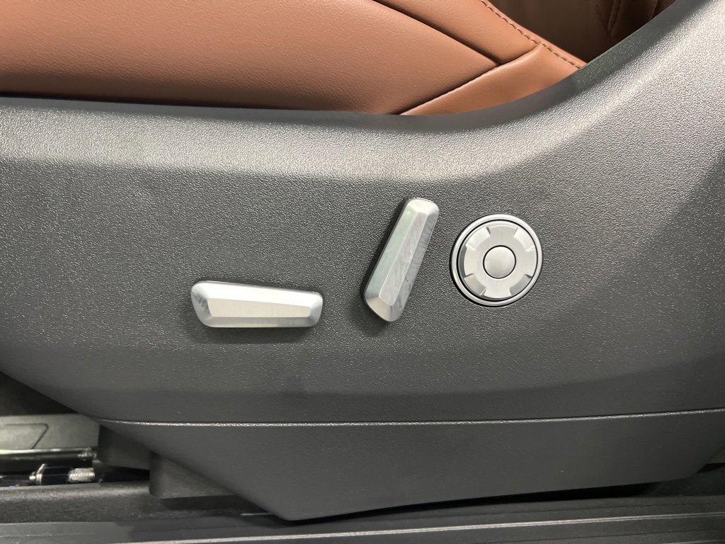 New 2025 Lincoln Navigator L Reserve image 38