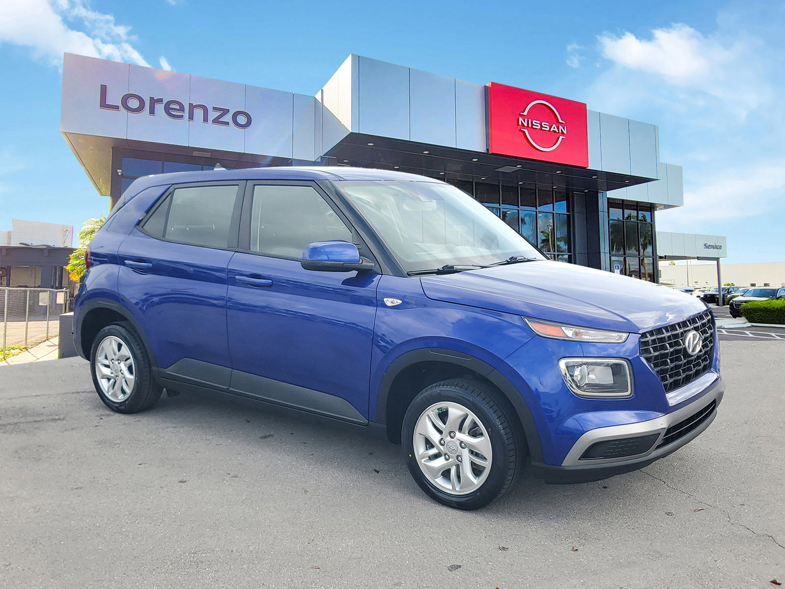Used 2021 Hyundai Venue SE FWD image 3