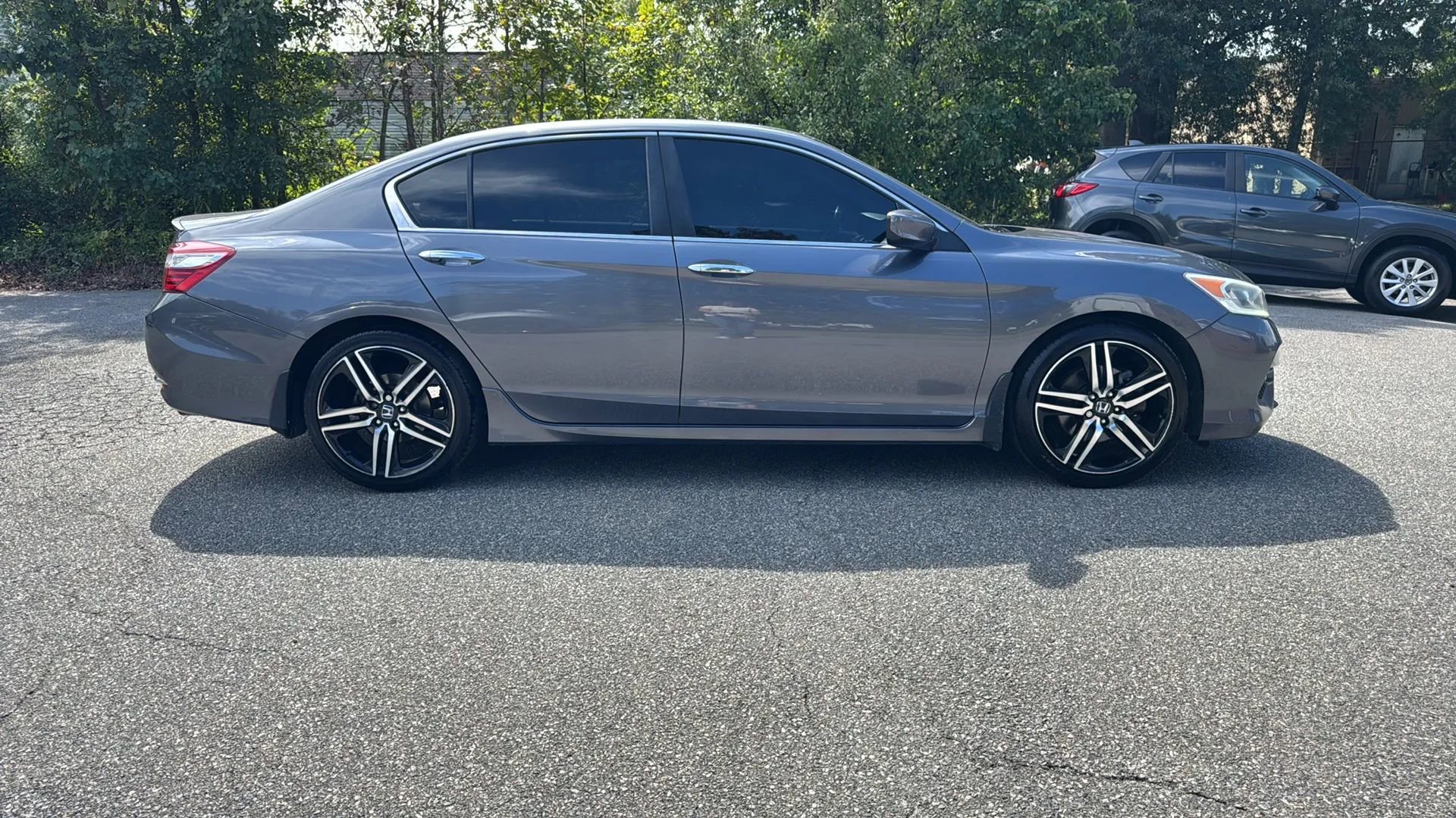 Used 2017 Honda Accord Sport image 4