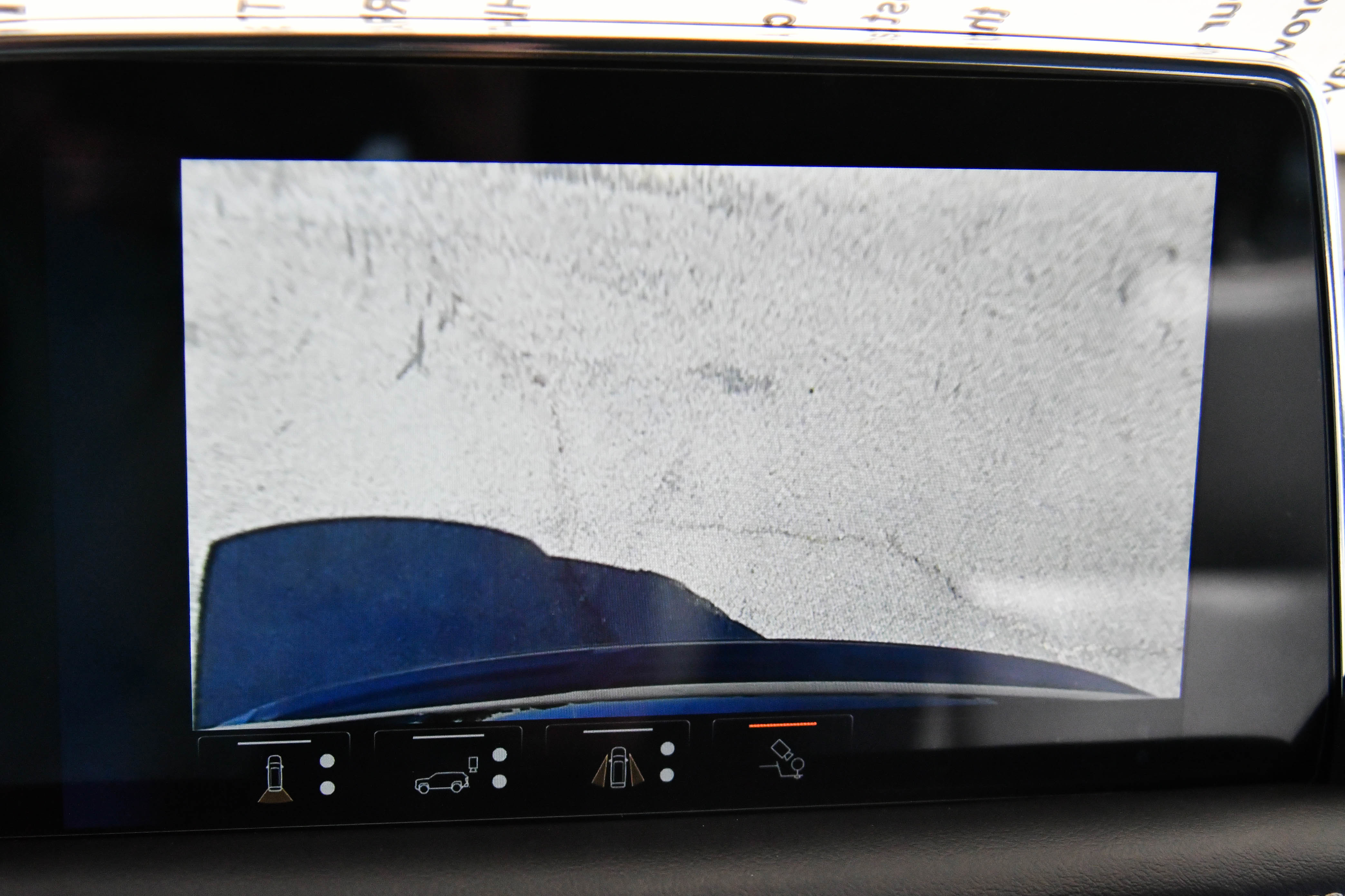 Used 2023 Chevrolet Tahoe Premier w/ Advanced Technology Package RWD image 27