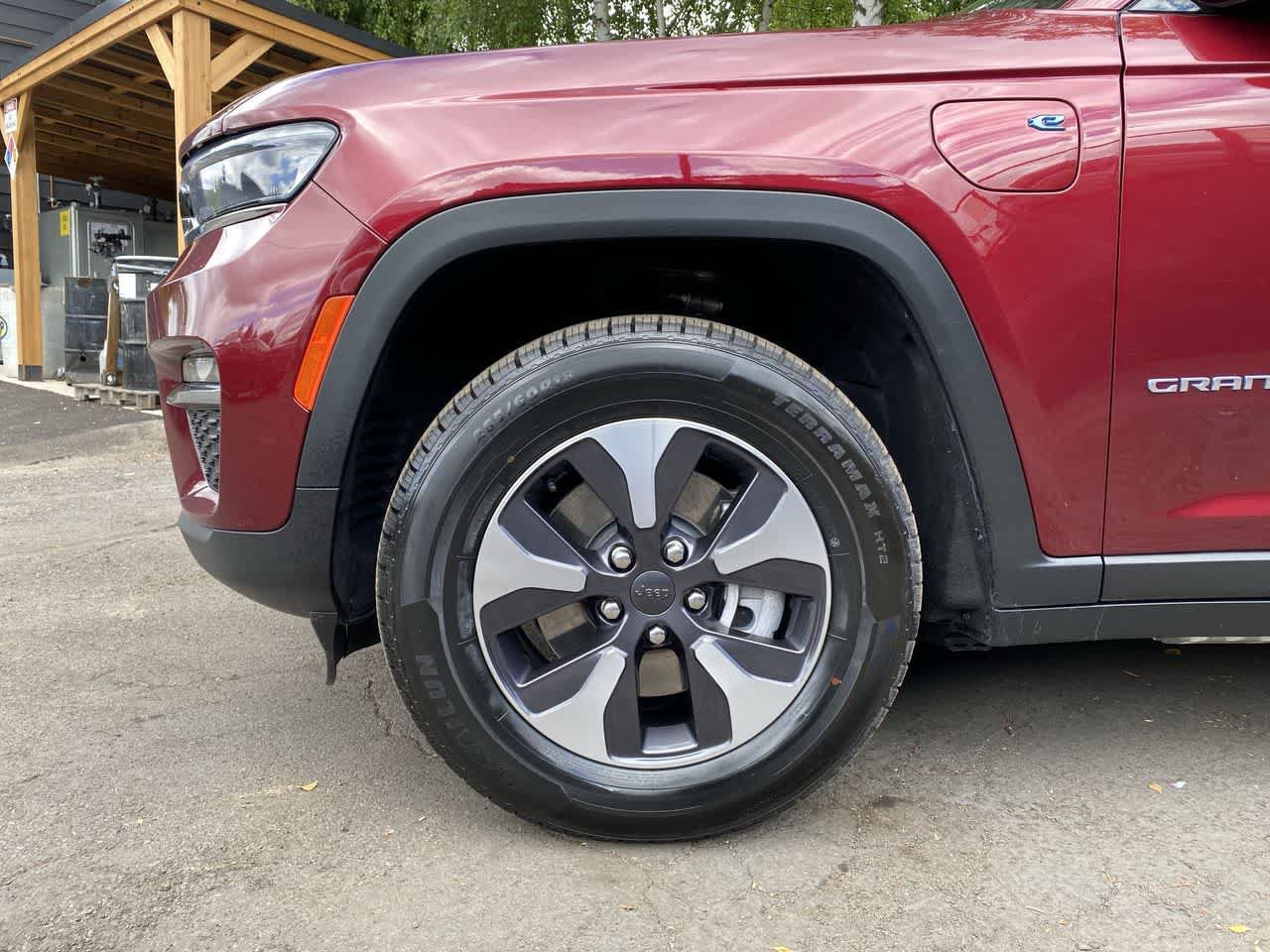 Used 2024 Jeep Grand Cherokee Limited 4xe AWD/4WD image 11