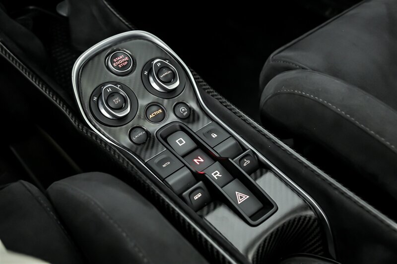 Used 2020 McLaren 600LT Spider RWD image 37