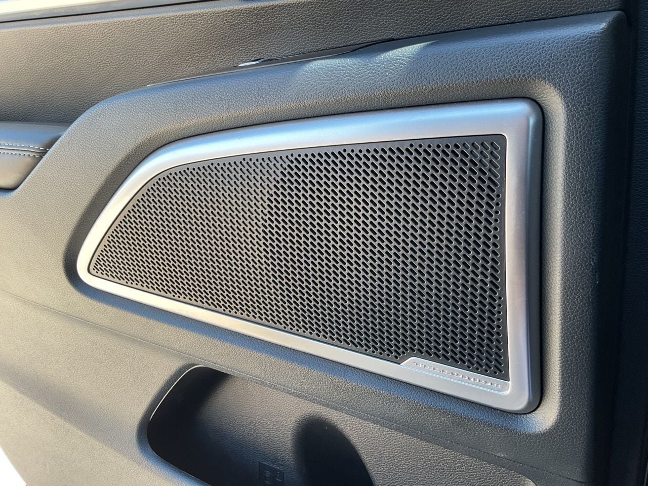 Used 2025 Kia Telluride S FWD image 15